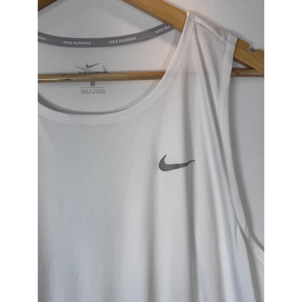 Nike Dri FIT Running Tank Top Womens 2X White Sleeveless Loose Fit - Picture 2 of 9